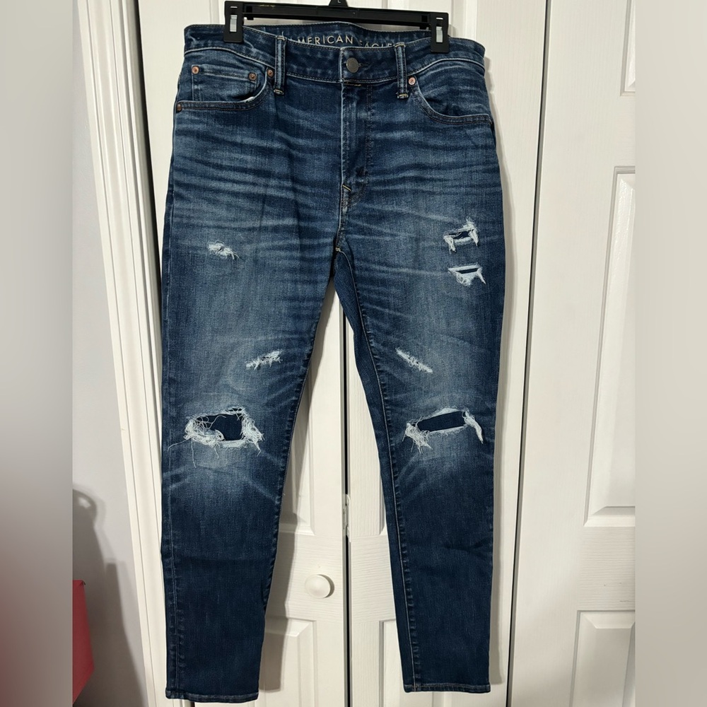Men’s American Eagle blue jeans; size 33 x 32